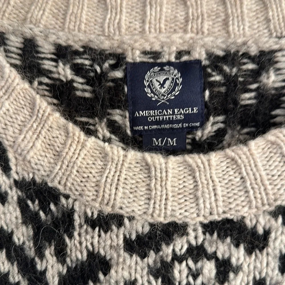 American Eagle Sweater Balck&White Ski Snowflakes Women Sz Med - Picture 2 of 8